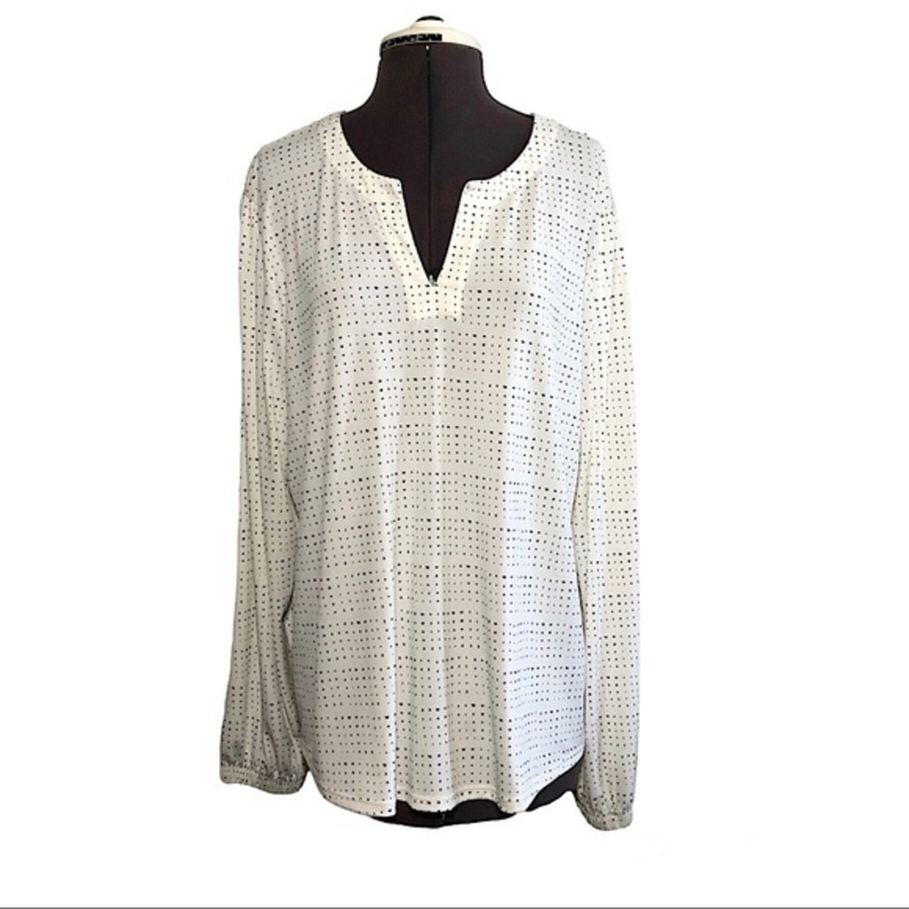 Banana Republic Long Sleeve‎ Light Ivory Split Neckline Blouse XL